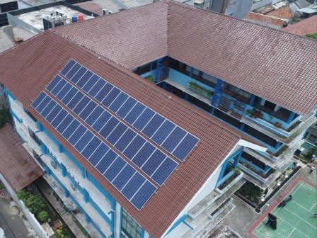 PLTS di salah satu sekolah di Jakarta